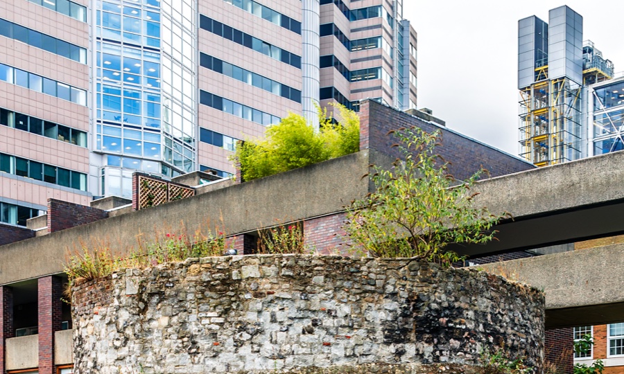 area-guides-the-city-brutalist-barbican-estate-districts